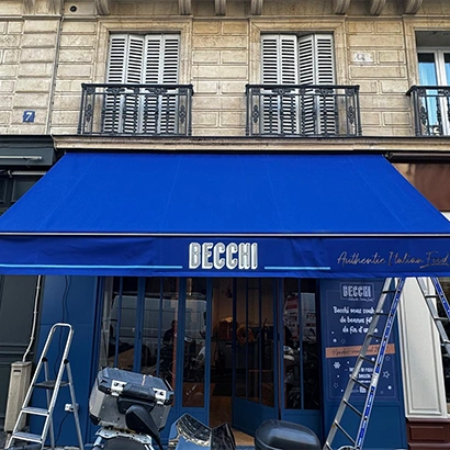 installation store banne restaurant Becchi Paris